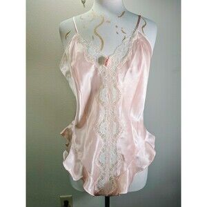 Delicates Intimates Size L Vintage 90's Pink Romantic Aesthetic Lingerie
